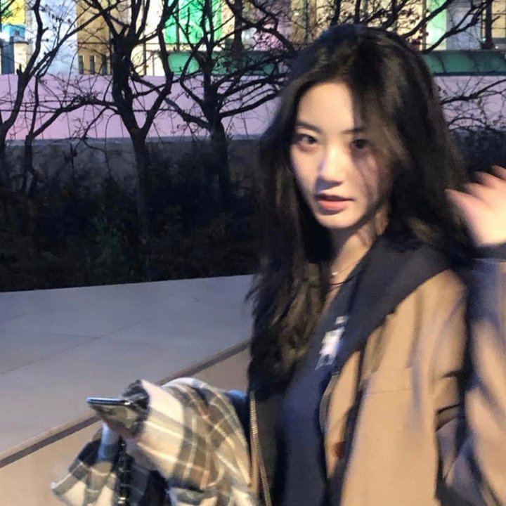 战火中的伊甸园